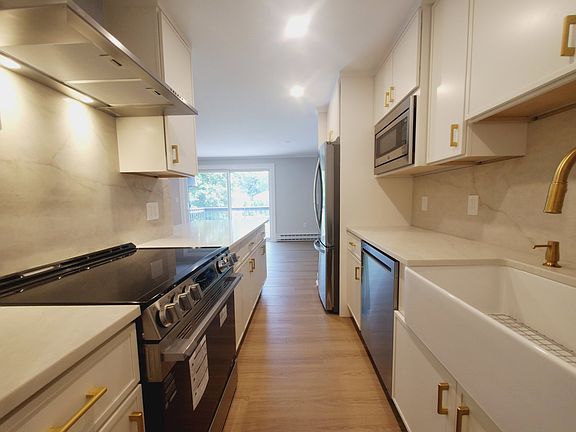 4th image of 85 Riverside Ave APT F7