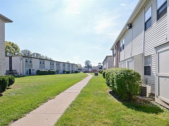 2nd image of 3215 N Alton Ave #3150-118