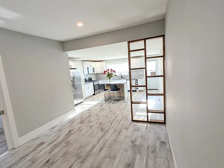 1744 Kings Hwy — Photo 22