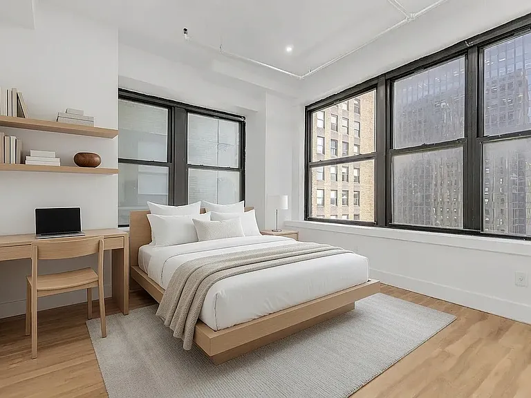 248 W 35th St #1006 — Photo 3