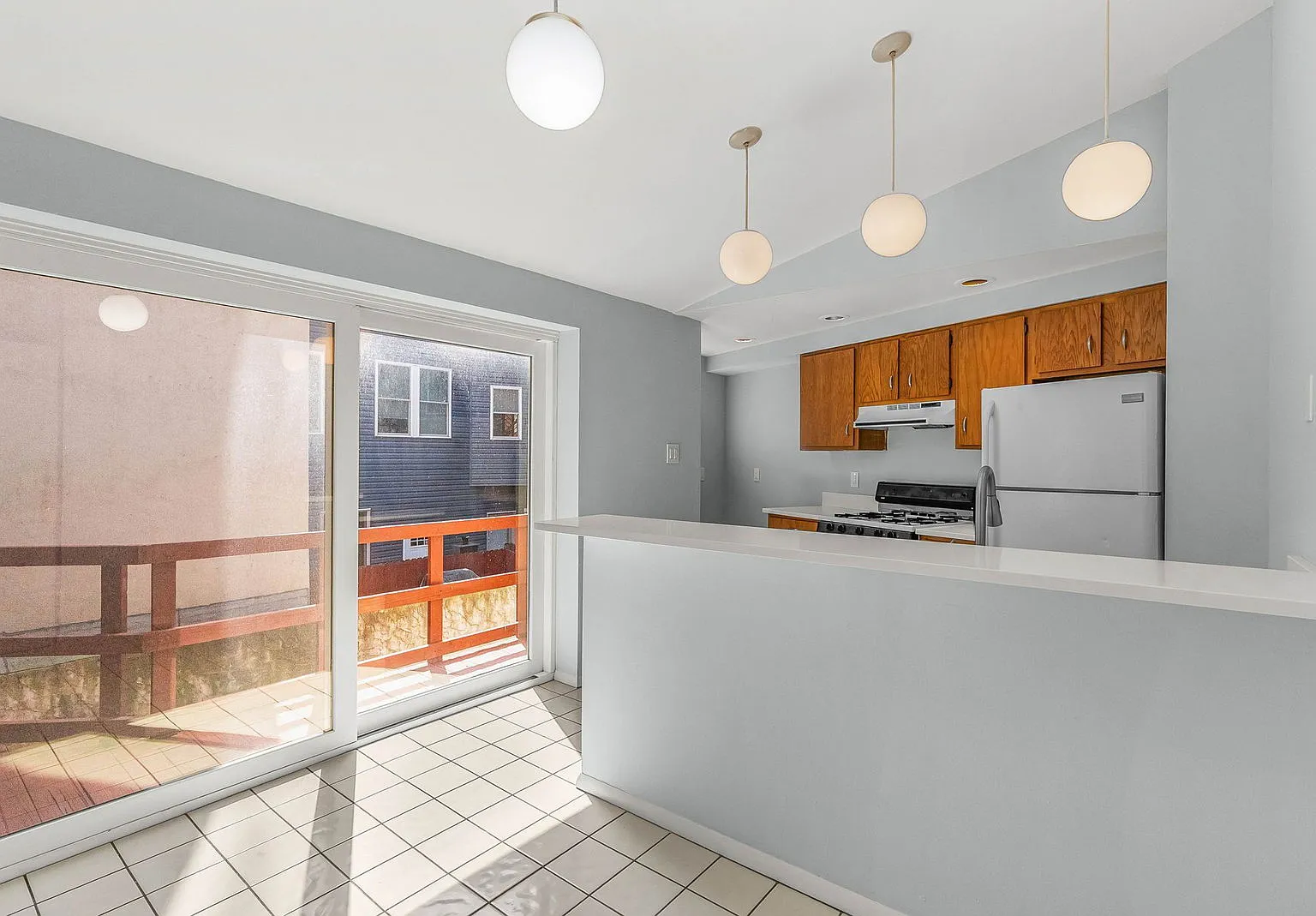 1 bed, 1.0 bath, 750 sqft, $1,650 — Photo 2