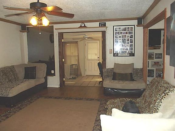 2nd image of 7904 Donegal Ln