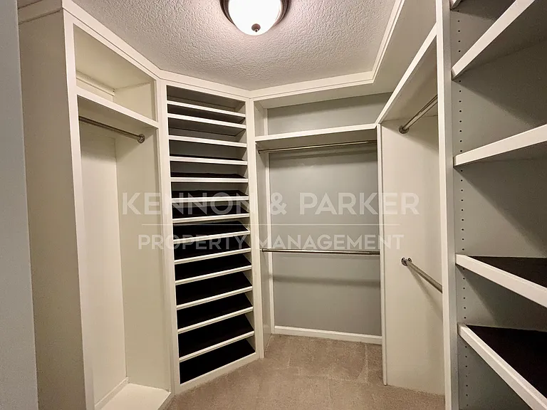4526 Mountain Ivy Dr — Photo 36