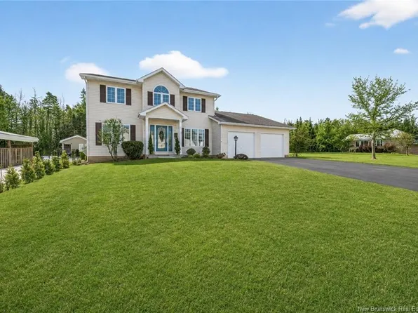 523 Alphee St, Dieppe, NB E1A 6W6