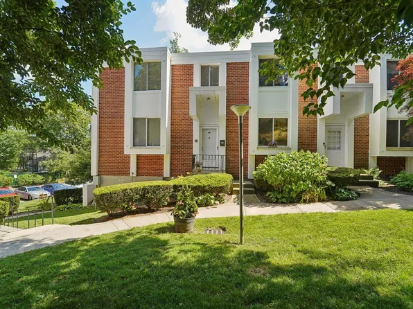 1301 Fox Glen Drive #1301 The Colony, Hartsdale, NY 10530