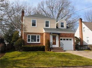 24 Highland Rd, Valley Stream, NY 11580