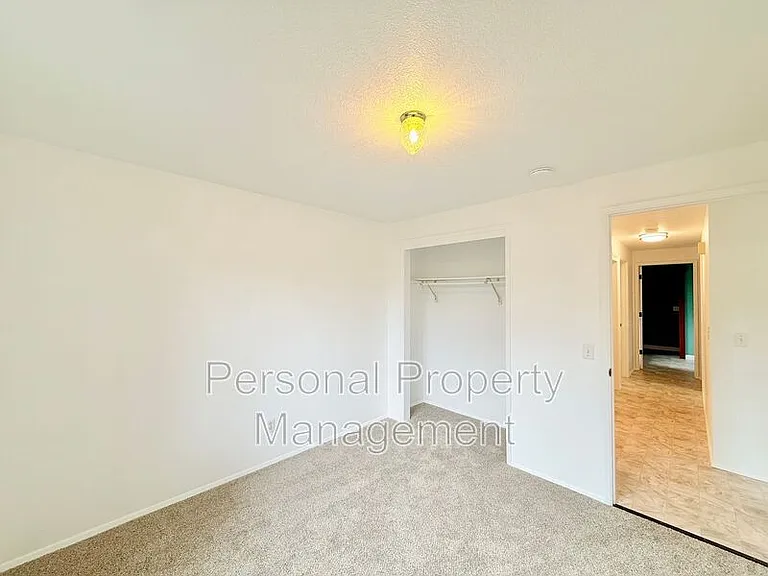 1410 NE 72nd St #3 — Photo 11
