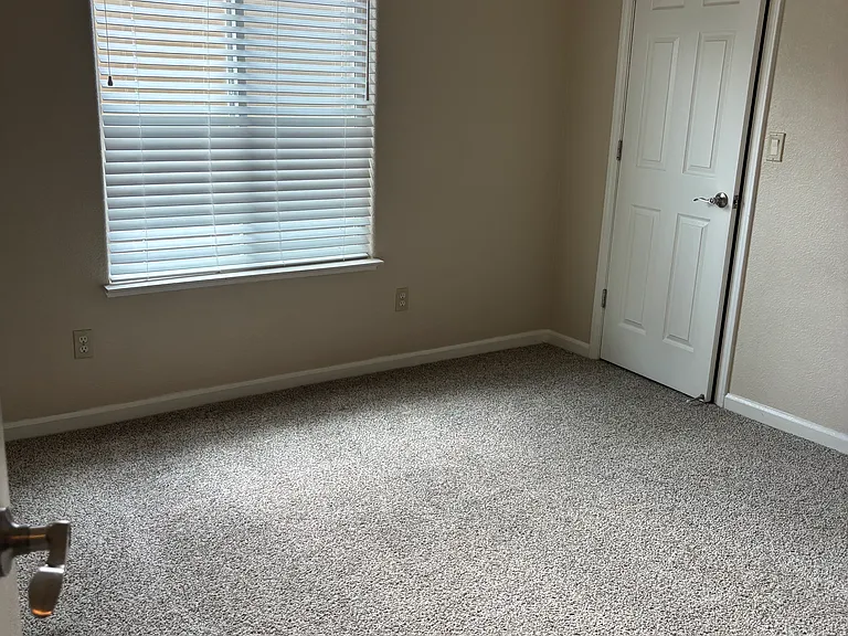 1017 Sun Meadow Dr — Photo 55
