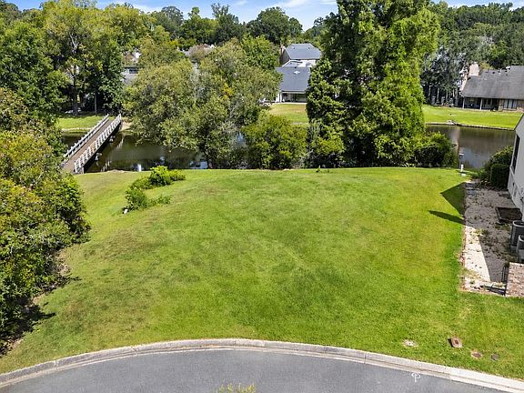 2nd image of 1211 Thoreau Dr