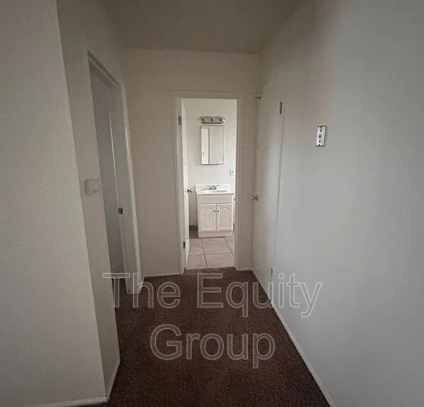 331 E Elm St #6 — Photo 7