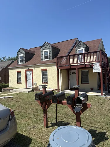 1208 Daniels Ave Photo 1