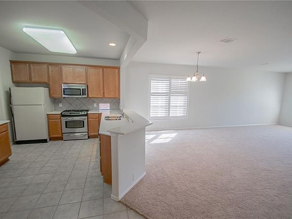 5th image of 3804 Stone Oak Blvd