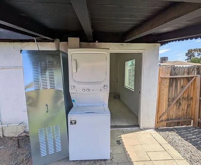 648 N Desert Ave — Photo 7