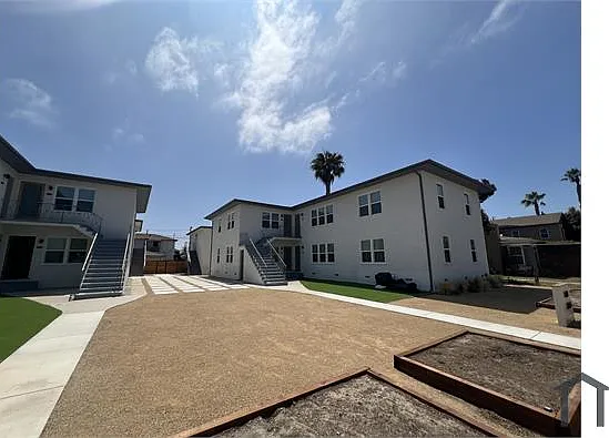 3 bed, 1100 sqft, $4,488 — Photo 1