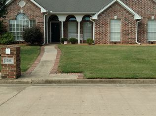 2025 37th St NE, Paris, TX 75462