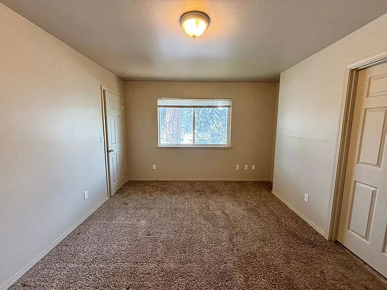 14 SE McKinley Ave #1 — Photo 28