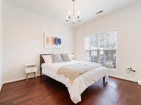 5th image of 4 Suncrest Ct