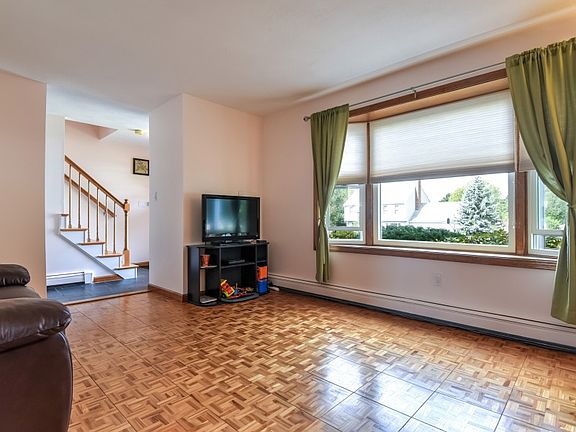 5th image of 39 Ledgeview Dr