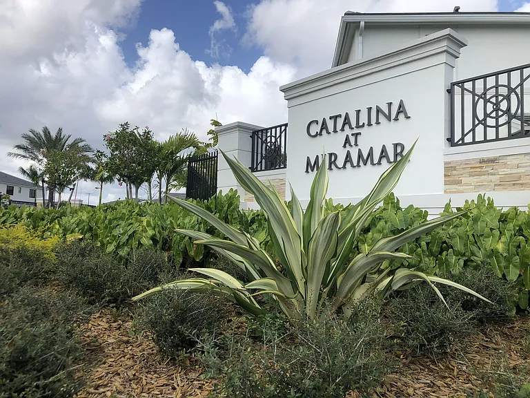 Catalina at Miramar sign