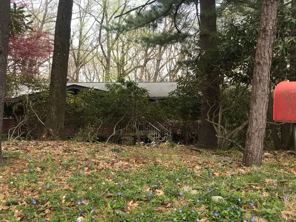 4 Hunte Ct, Suffern, NY 10901