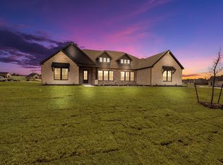 1020 Julian Dr, Van Alstyne, TX 75495