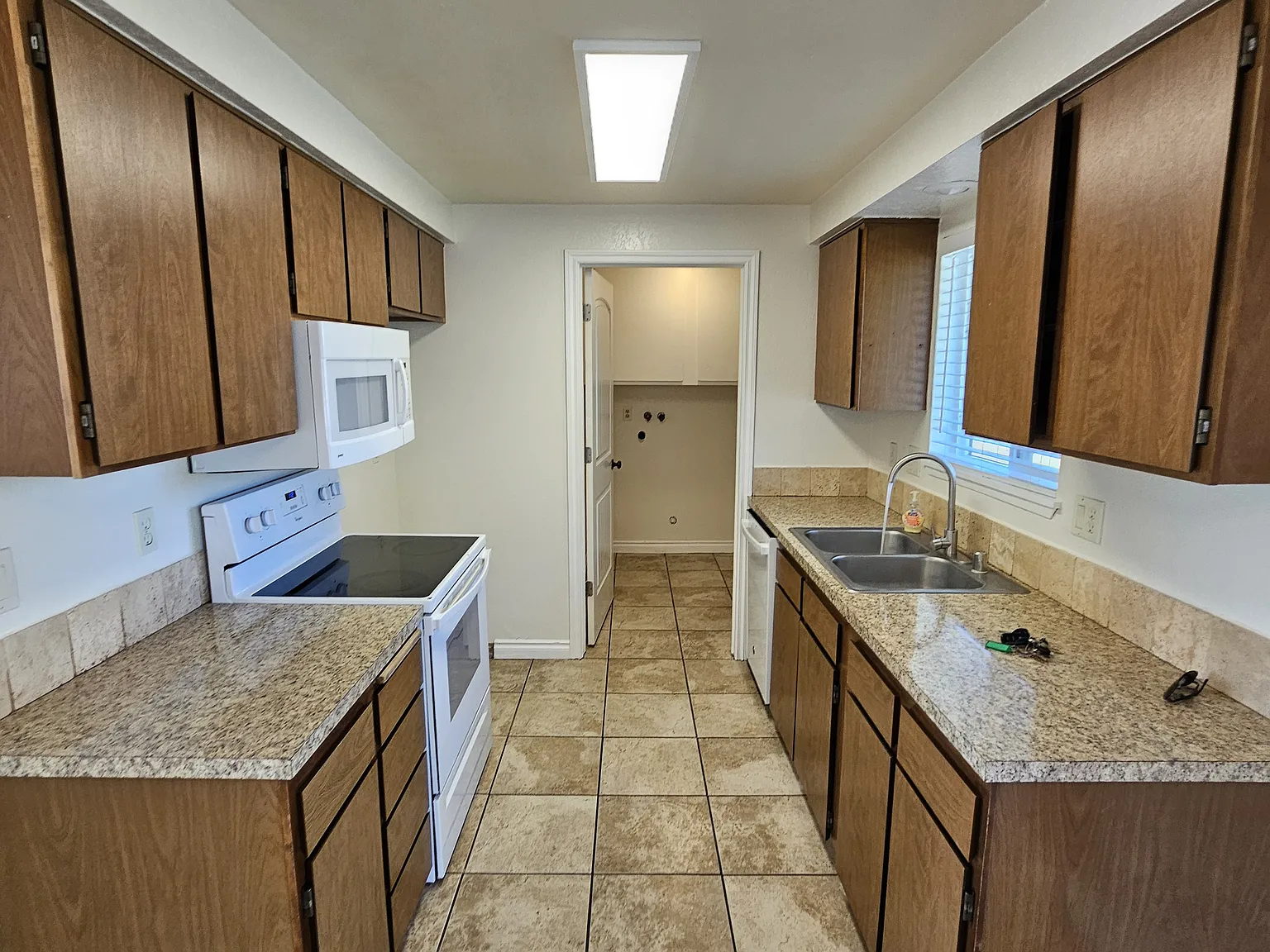 Chukar Ct, West Richland — Photo 4