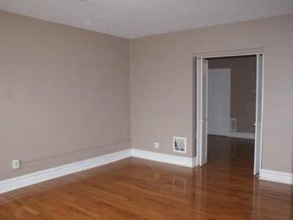 4th image of 4315A Tholozan Ave