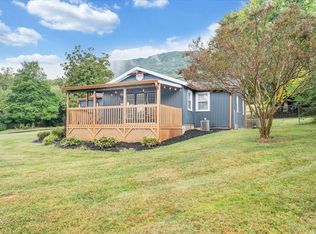 4515 Yellow Mountain Rd, Roanoke, VA 24014
