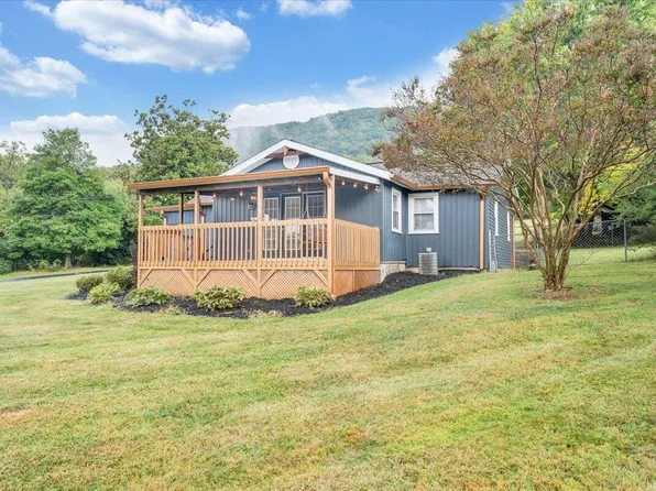 4515 Yellow Mountain Rd, Roanoke, VA 24014