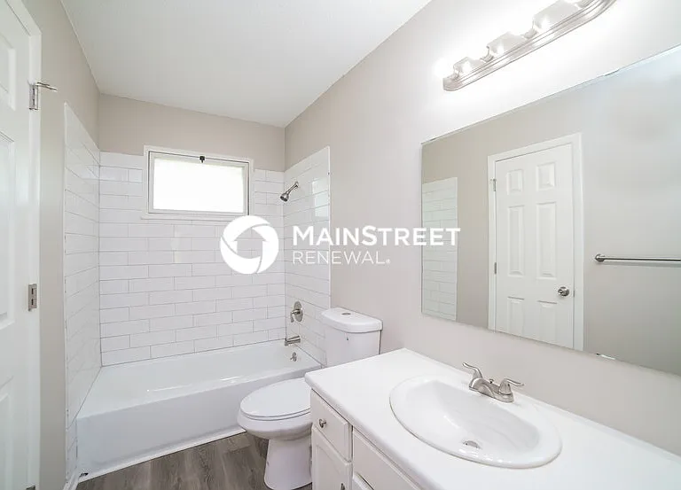 102 N Charlotte St — Photo 9
