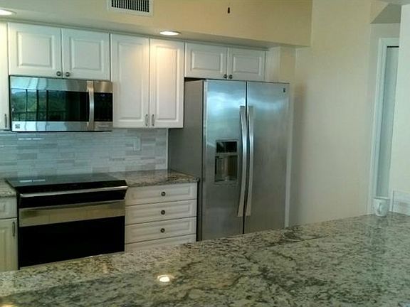 5th image of 1200 Country Club Dr APT 5306