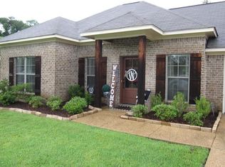 136 Whispering Oaks Xing, Pearl, MS 39208