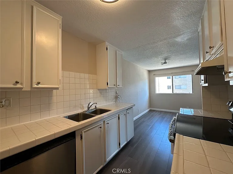 2386 E Del Mar Blvd #203 — Photo 17