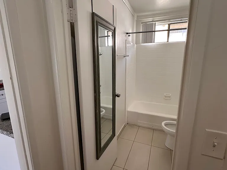 8024 Owensmouth Ave #7 — Photo 8