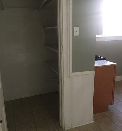 4th image of 878 Niagara St #14986038