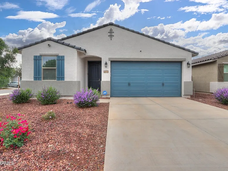 41575 W Saguaro Dr — Photo 1