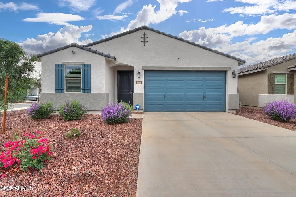 41575 W Saguaro Dr