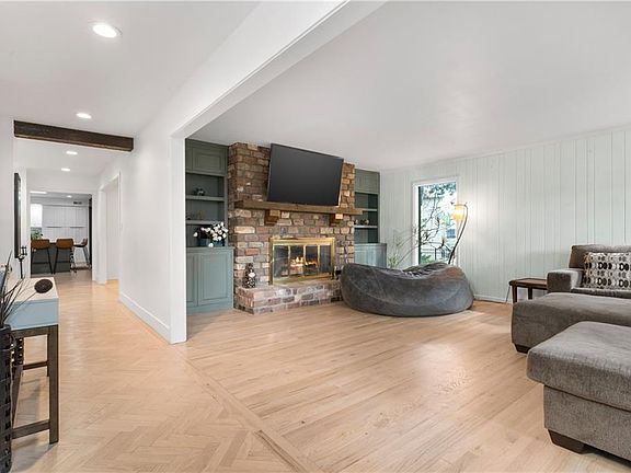 4th image of 13925 Haskins St