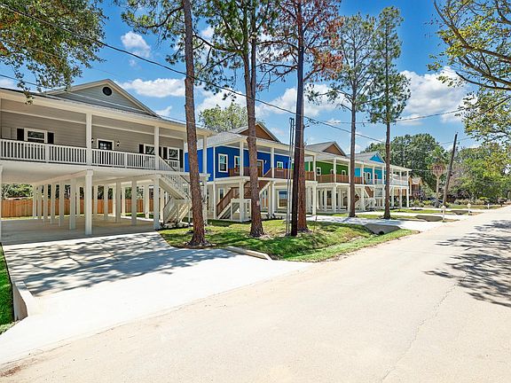 3rd image of 205 West Dr