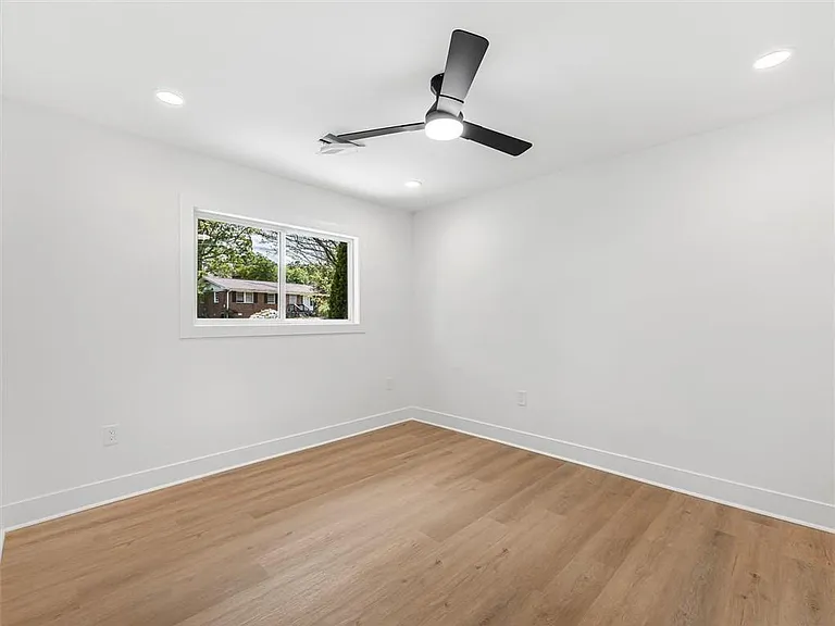 454 Oak Dr SE — Photo 13