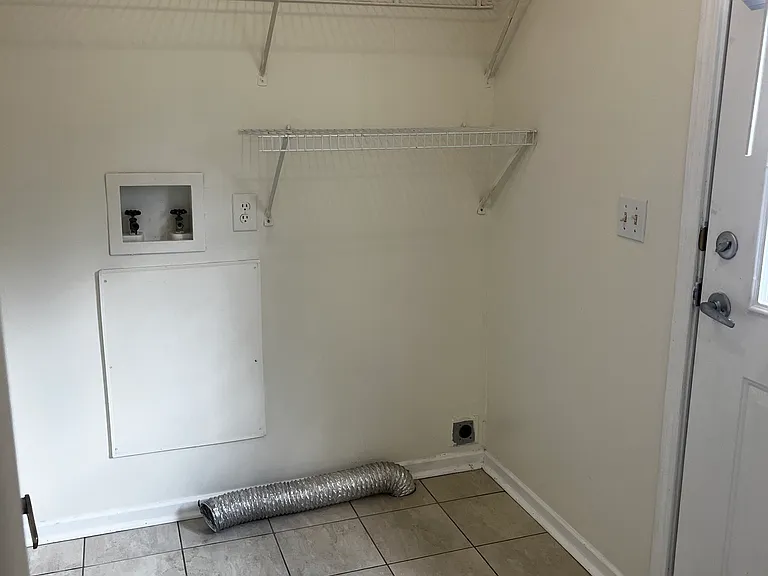 123 Kent St — Photo 27