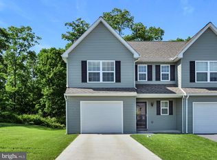 267 Wildflower Dr, East Earl, PA 17519