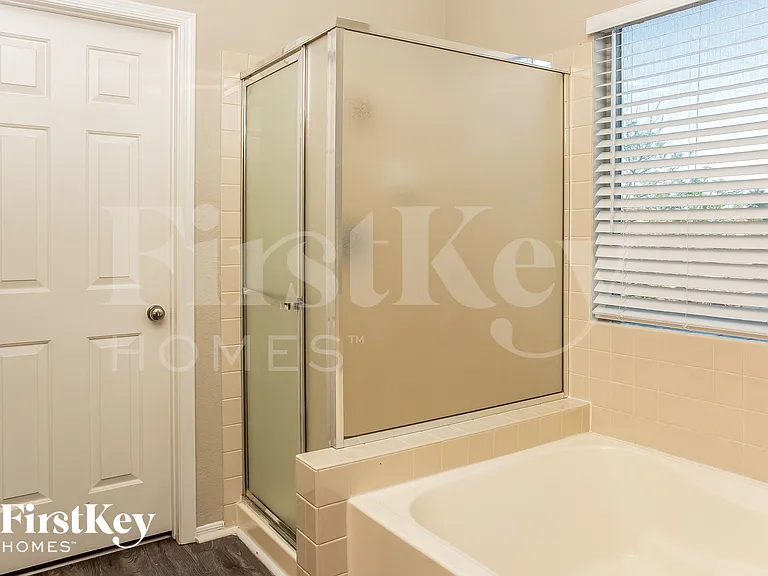 9947 Pioneer Ave — Photo 15