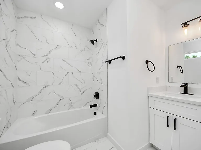 8021 Birmingham St #B — Photo 25