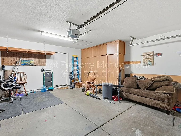 8629 W Echo Ln — Photo 24