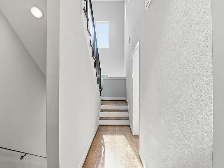 1224 Summer St — Photo 36