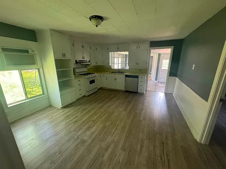 316 Ritchey St — Photo 6