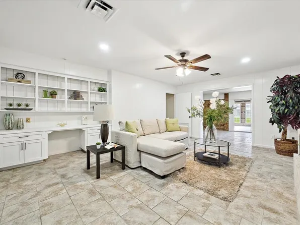 617 Briarwilde Court, Alvin, TX 77511