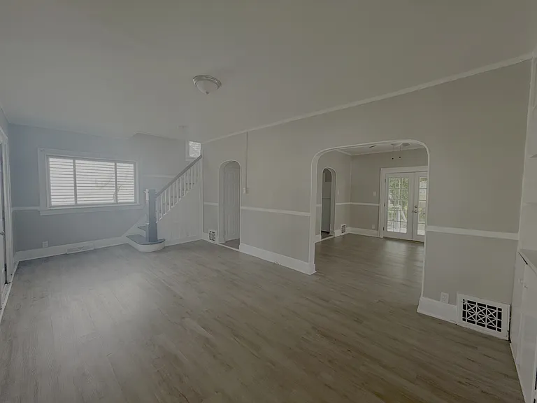 316 E Sheridan Ave — Photo 2
