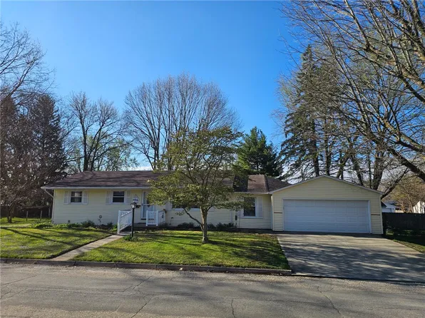 409 E Spring St, Eaton, OH 45320